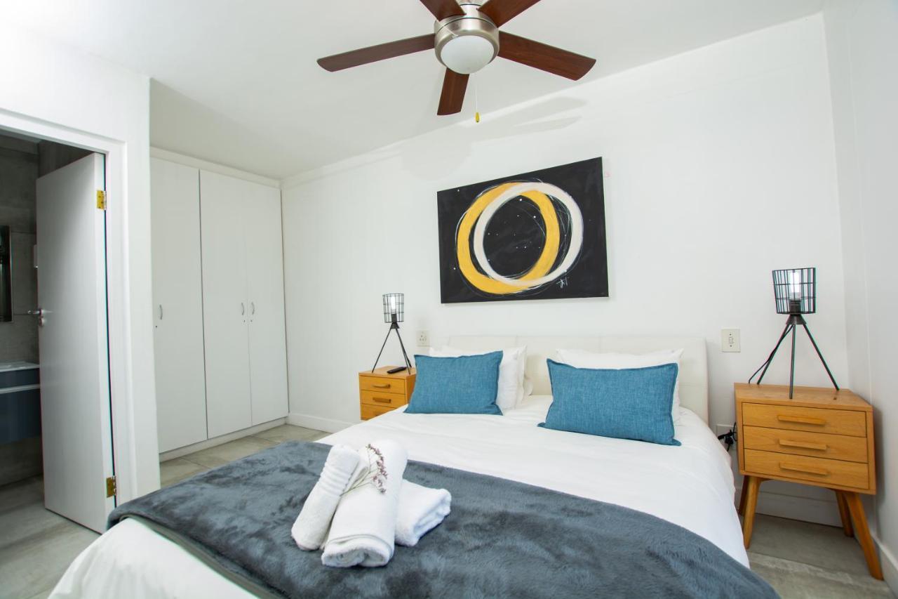 Ocean Breeze Hotel Strand Εξωτερικό φωτογραφία