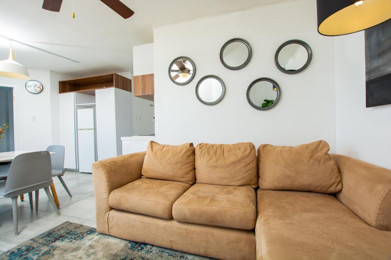 Ocean Breeze Hotel Strand Εξωτερικό φωτογραφία