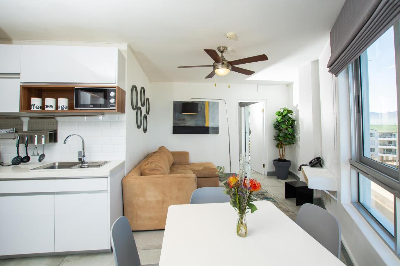 Ocean Breeze Hotel Strand Εξωτερικό φωτογραφία