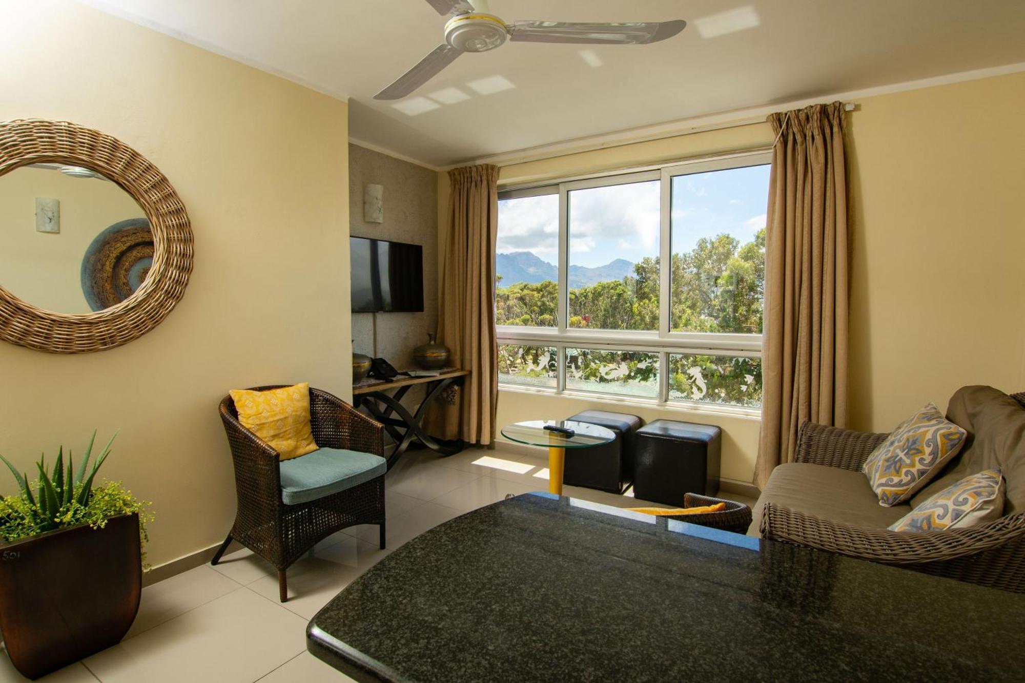 Ocean Breeze Hotel Strand Εξωτερικό φωτογραφία