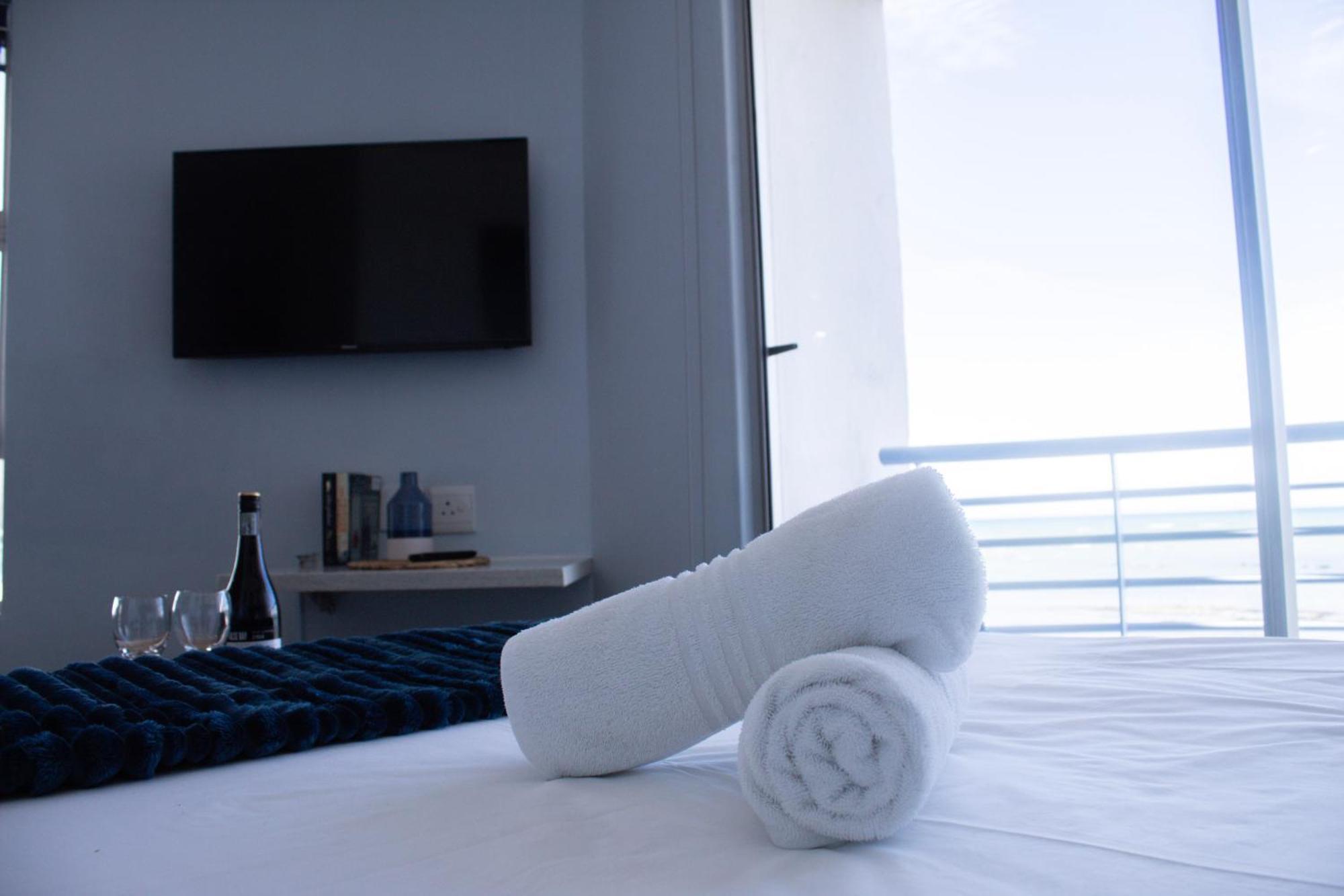 Ocean Breeze Hotel Strand Εξωτερικό φωτογραφία