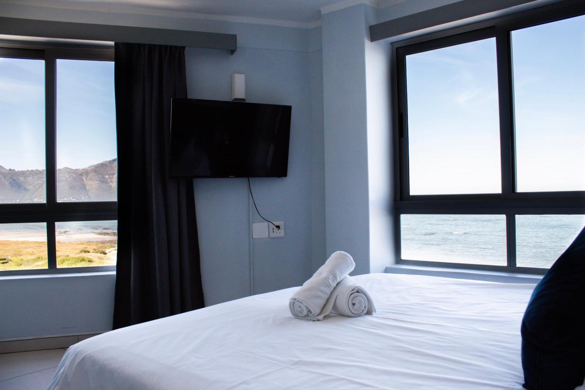 Ocean Breeze Hotel Strand Εξωτερικό φωτογραφία